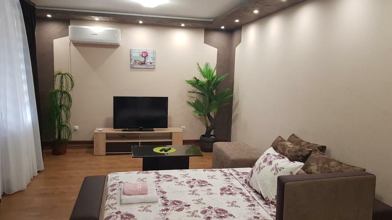Studio Kamelia Kazanlŭk Esterno foto